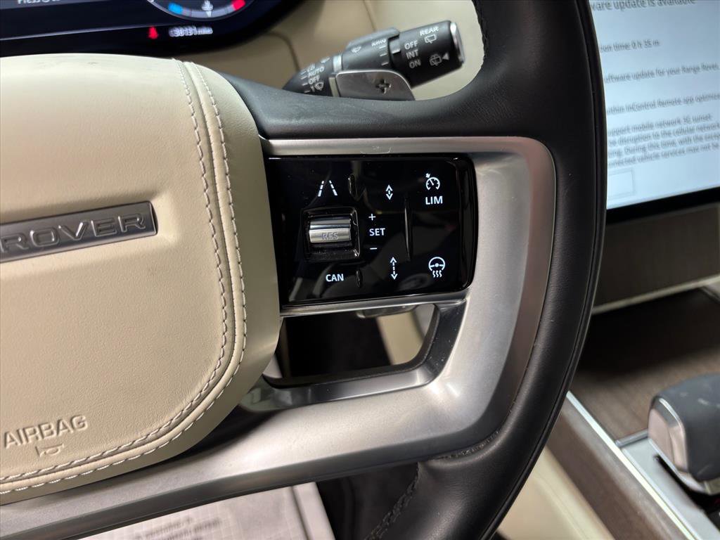 Used 2025 Land Rover Range Rover SE image 19