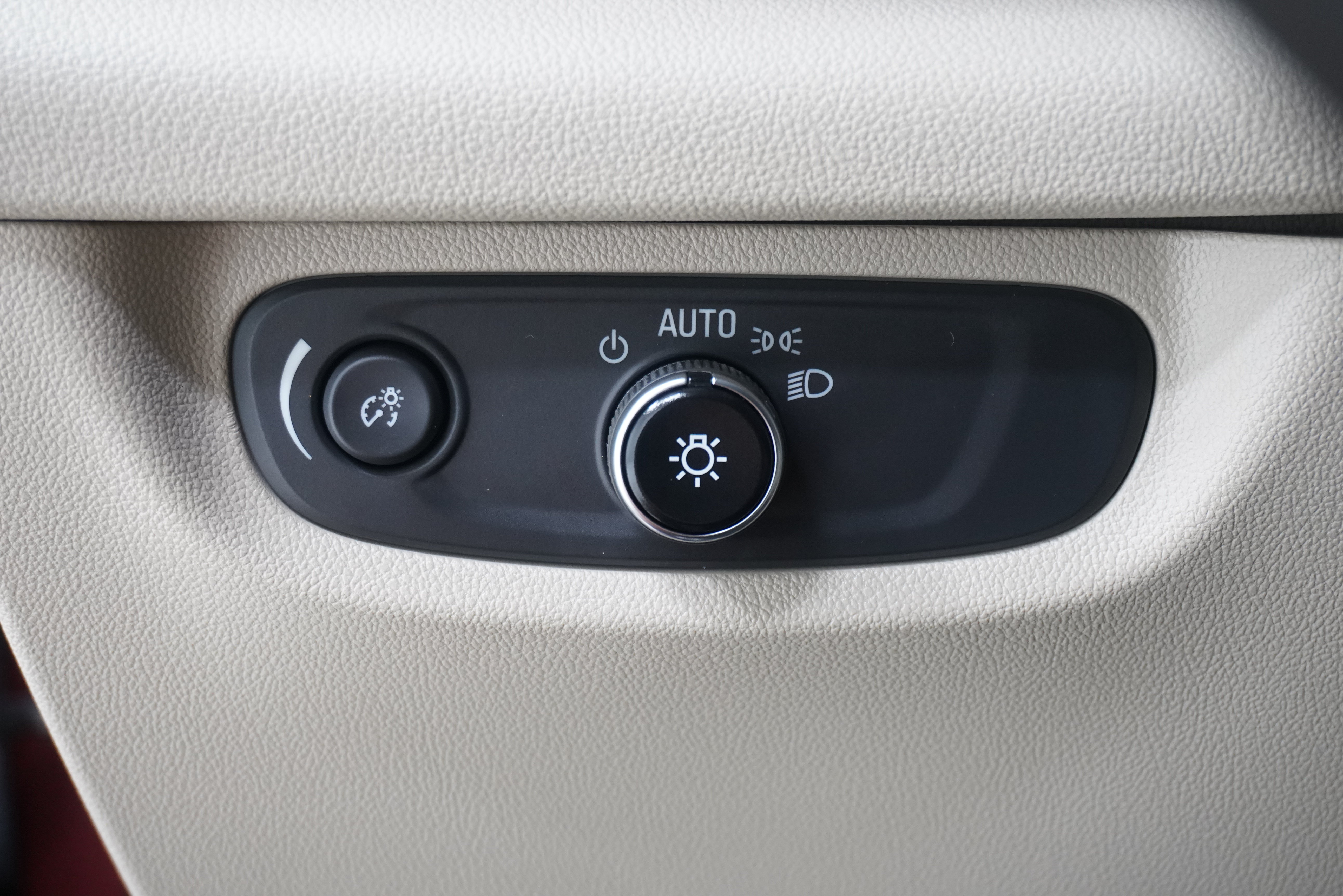 Used 2020 Buick Regal Preferred FWD image 19