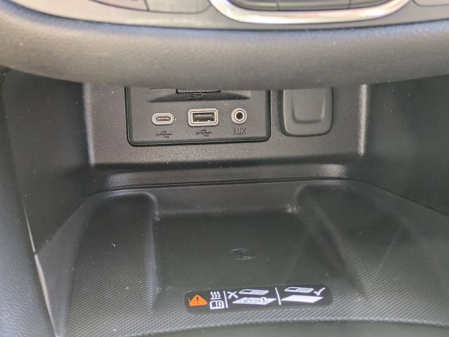 Used 2020 Chevrolet Equinox Premier image 20