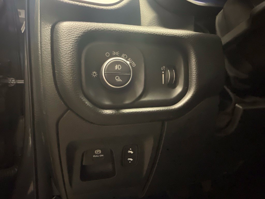 Used 2022 RAM 1500 Big Horn AWD/4WD image 14