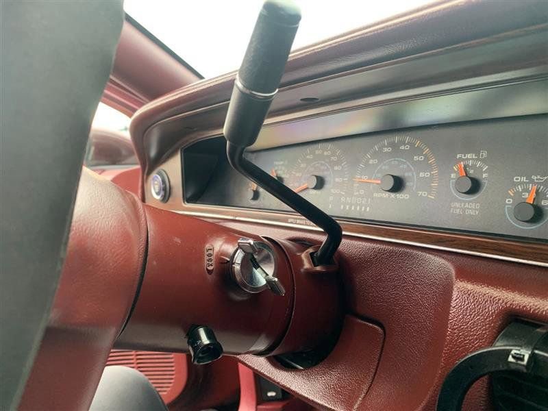 Used 1992 Oldsmobile Custom Cruiser image 18