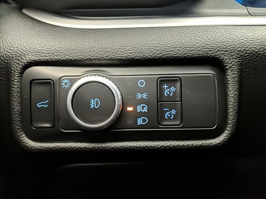 Used 2021 Ford Explorer XLT w/ Equipment Group 202A image 21