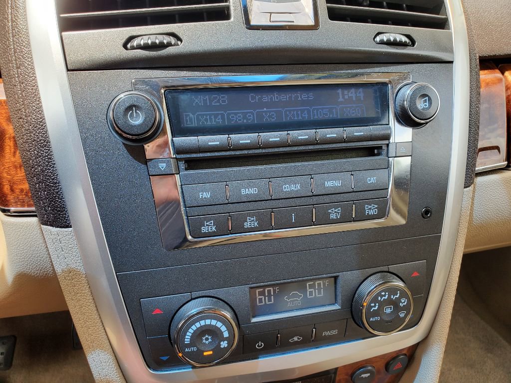 Used 2009 Cadillac SRX 2WD w/ Third Row Seating Package image 20