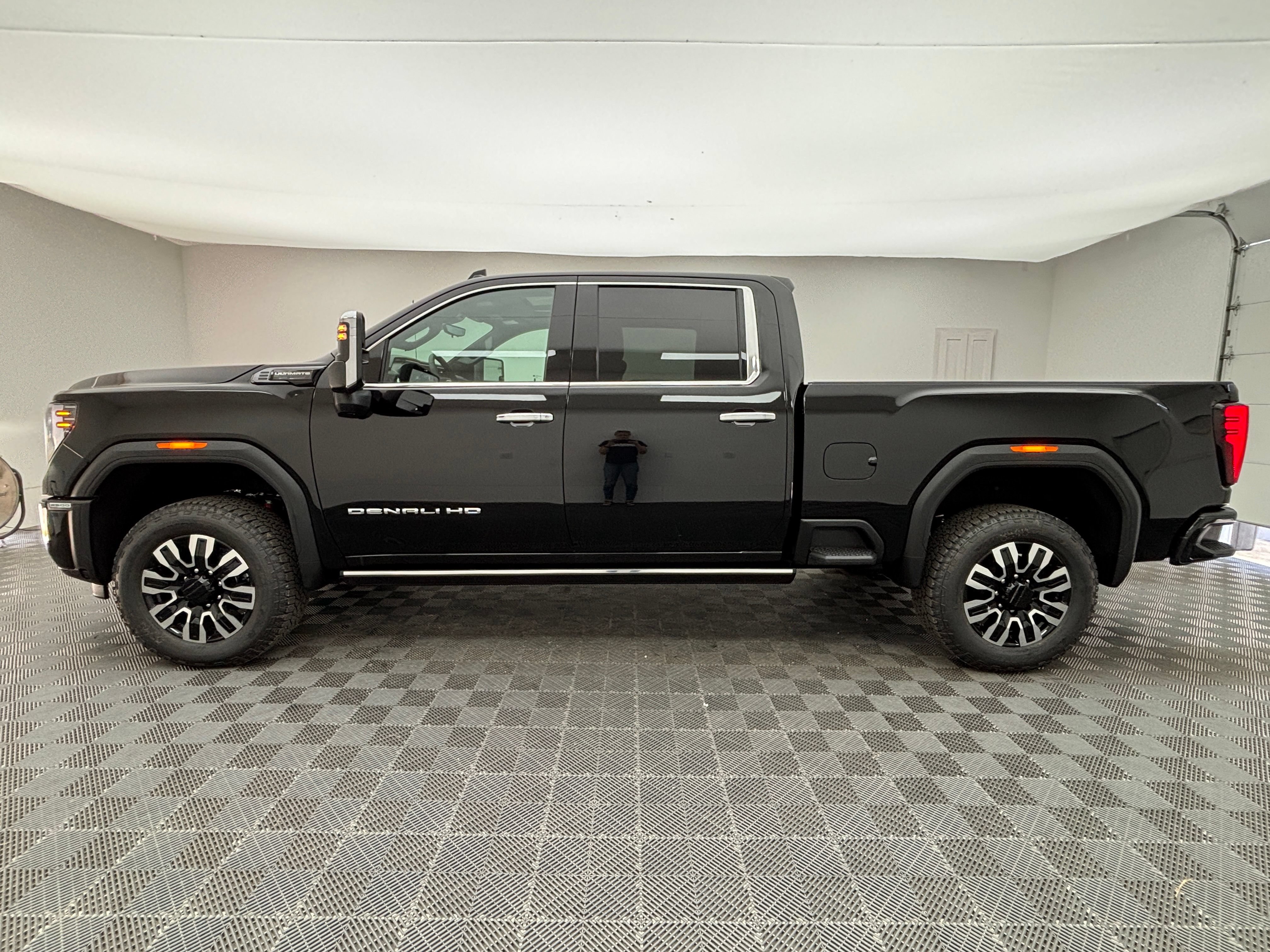 New 2026 GMC Sierra 2500 Denali Ultimate AWD/4WD image 16