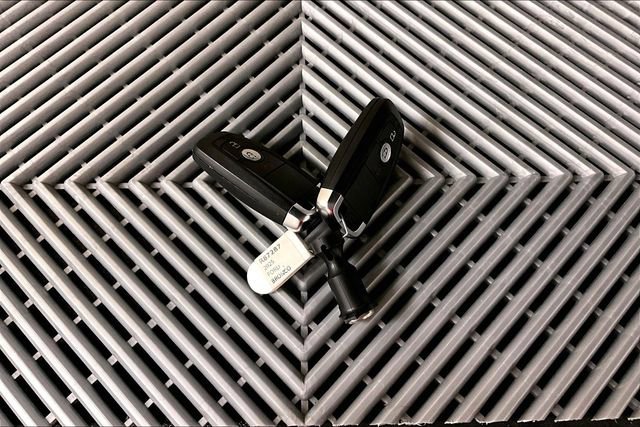 Used 2025 Ford Bronco Badlands AWD/4WD image 10