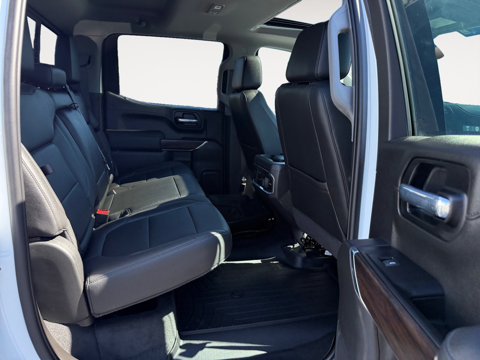 Used 2021 GMC Sierra 1500 SLT w/ SLT Premium Package AWD/4WD image 18