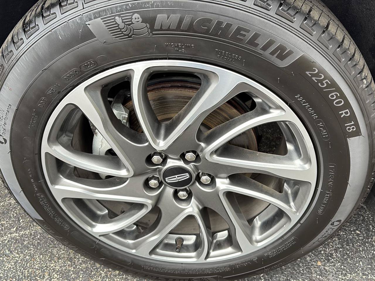 Used 2022 Lincoln Corsair AWD w/ Equipment Group 101A image 9