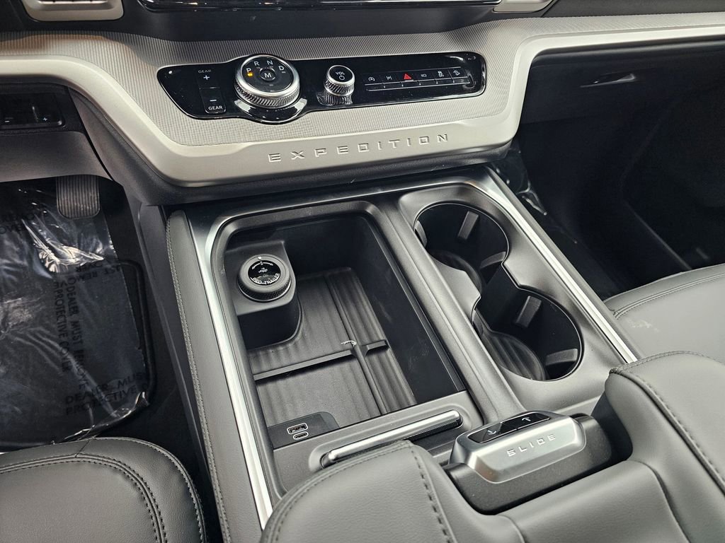 New 2026 Ford Expedition Active image 24