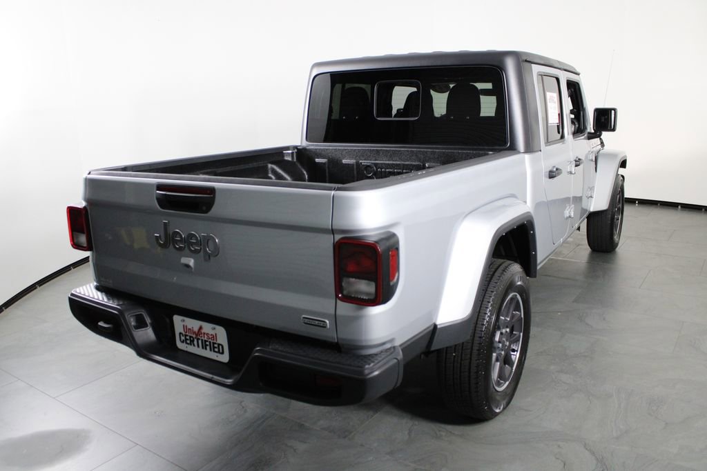 Used 2023 Jeep Gladiator Overland image 16