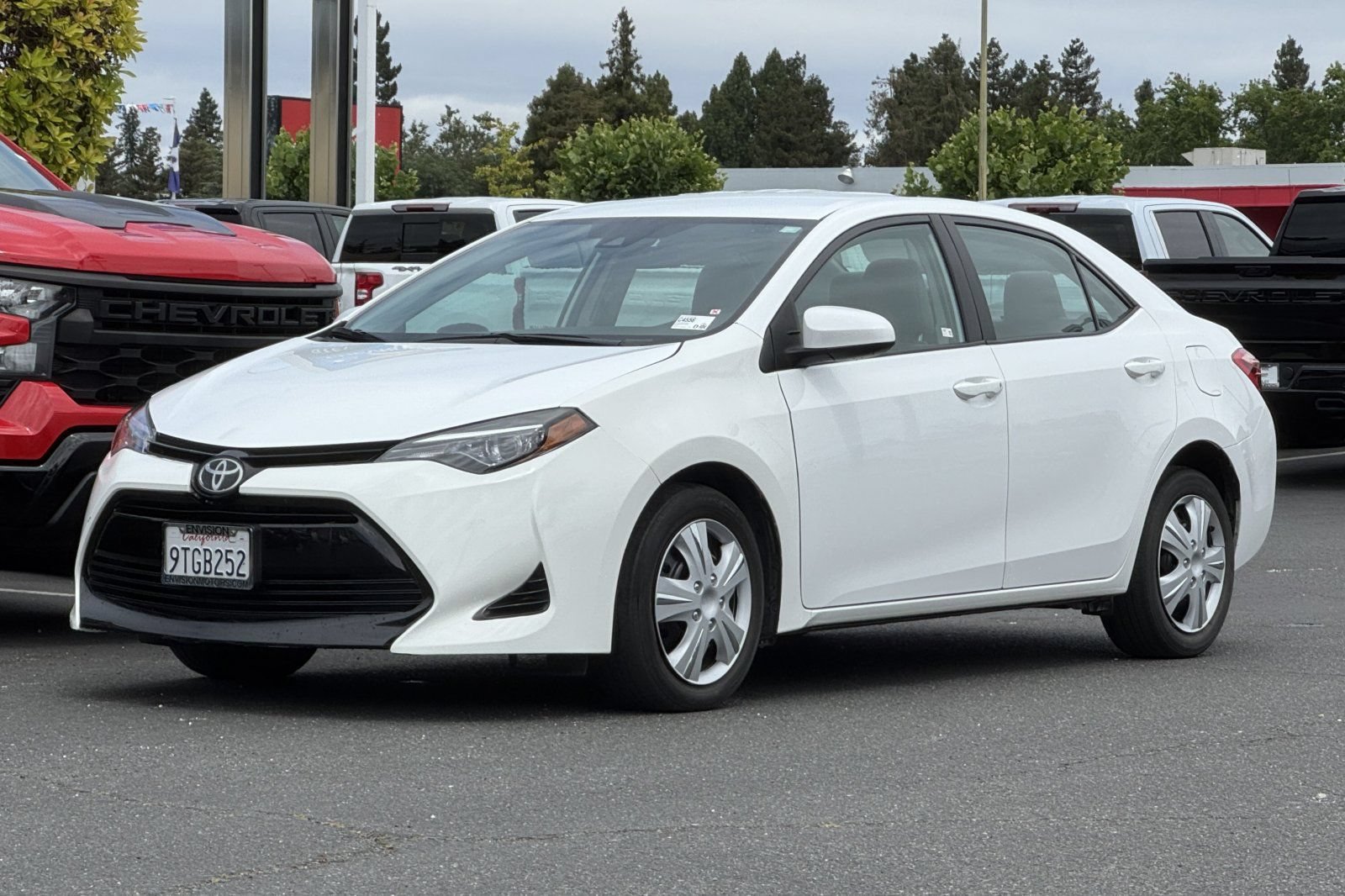 Used 2019 Toyota Corolla LE w/ Carpet Mat Package (TMS) FWD image 9