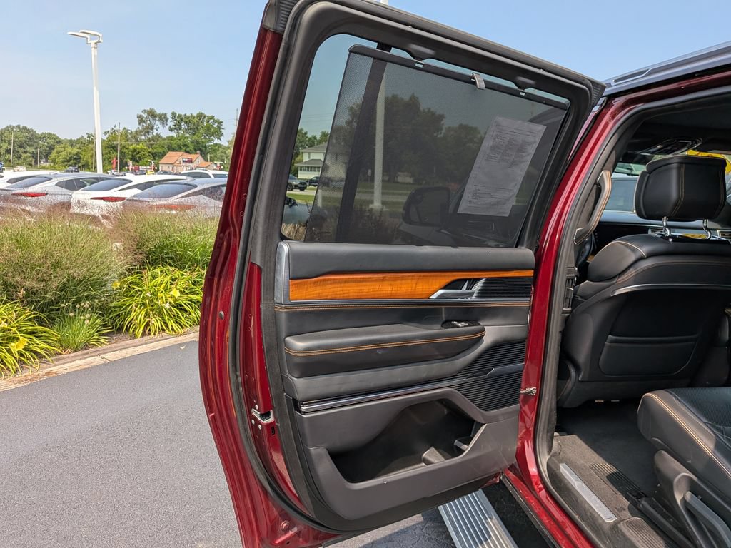 Used 2024 Jeep Grand Wagoneer L Series III AWD/4WD image 24
