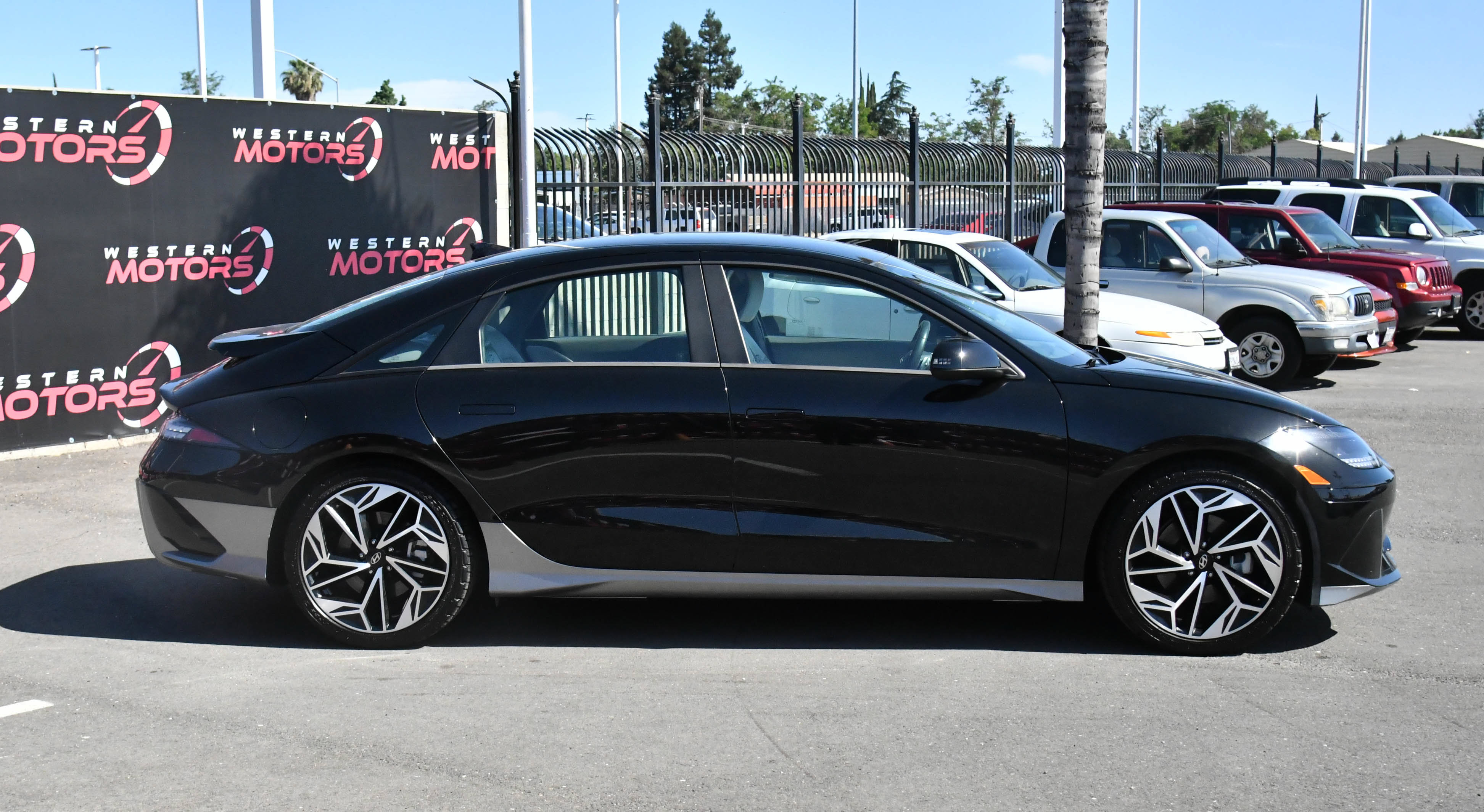 Used 2024 Hyundai Ioniq 6 SEL RWD image 9