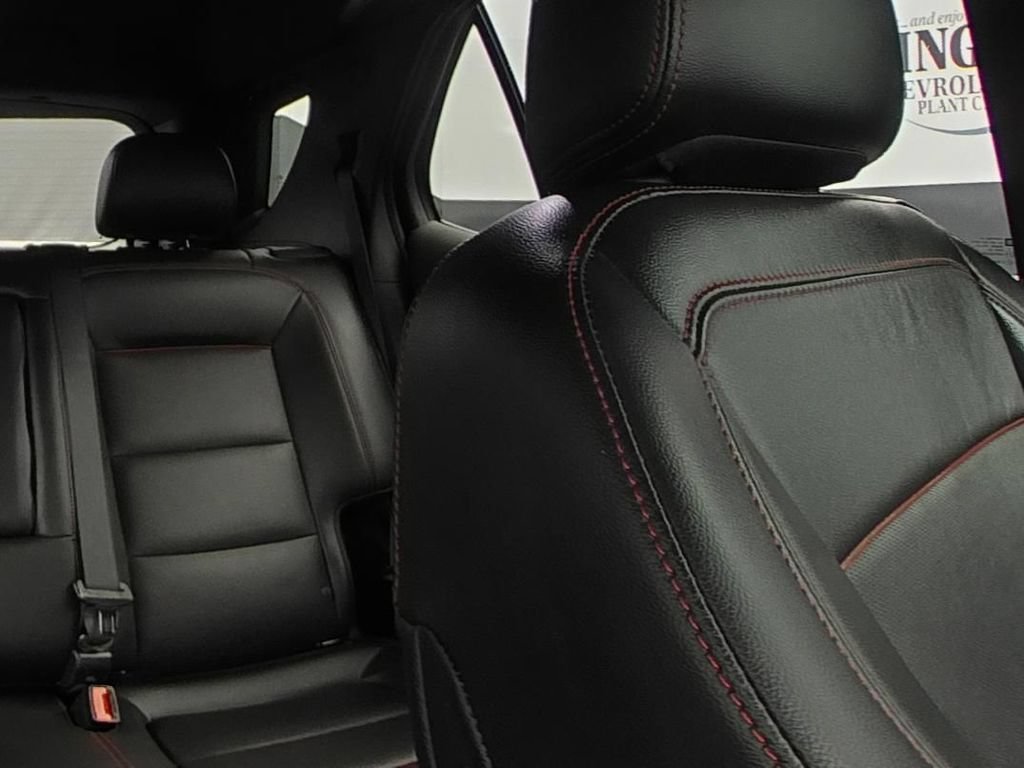 Used 2022 Chevrolet Equinox RS w/ RS Leather Package FWD image 11