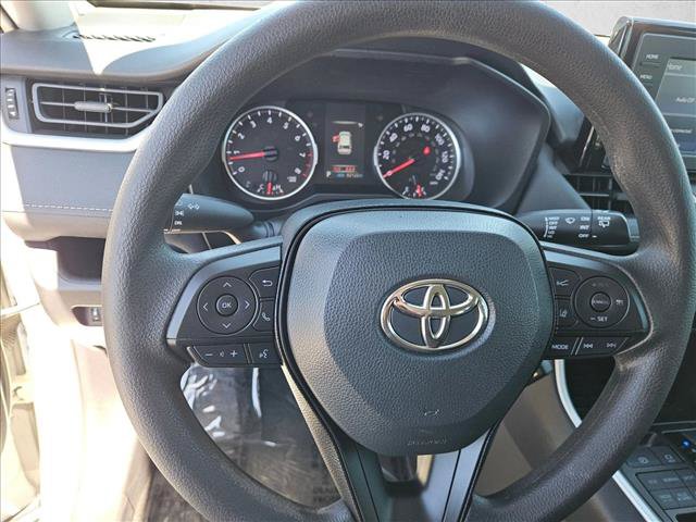 Used 2021 Toyota RAV4 LE w/ Carpet Mat Package (TMS) AWD/4WD image 10