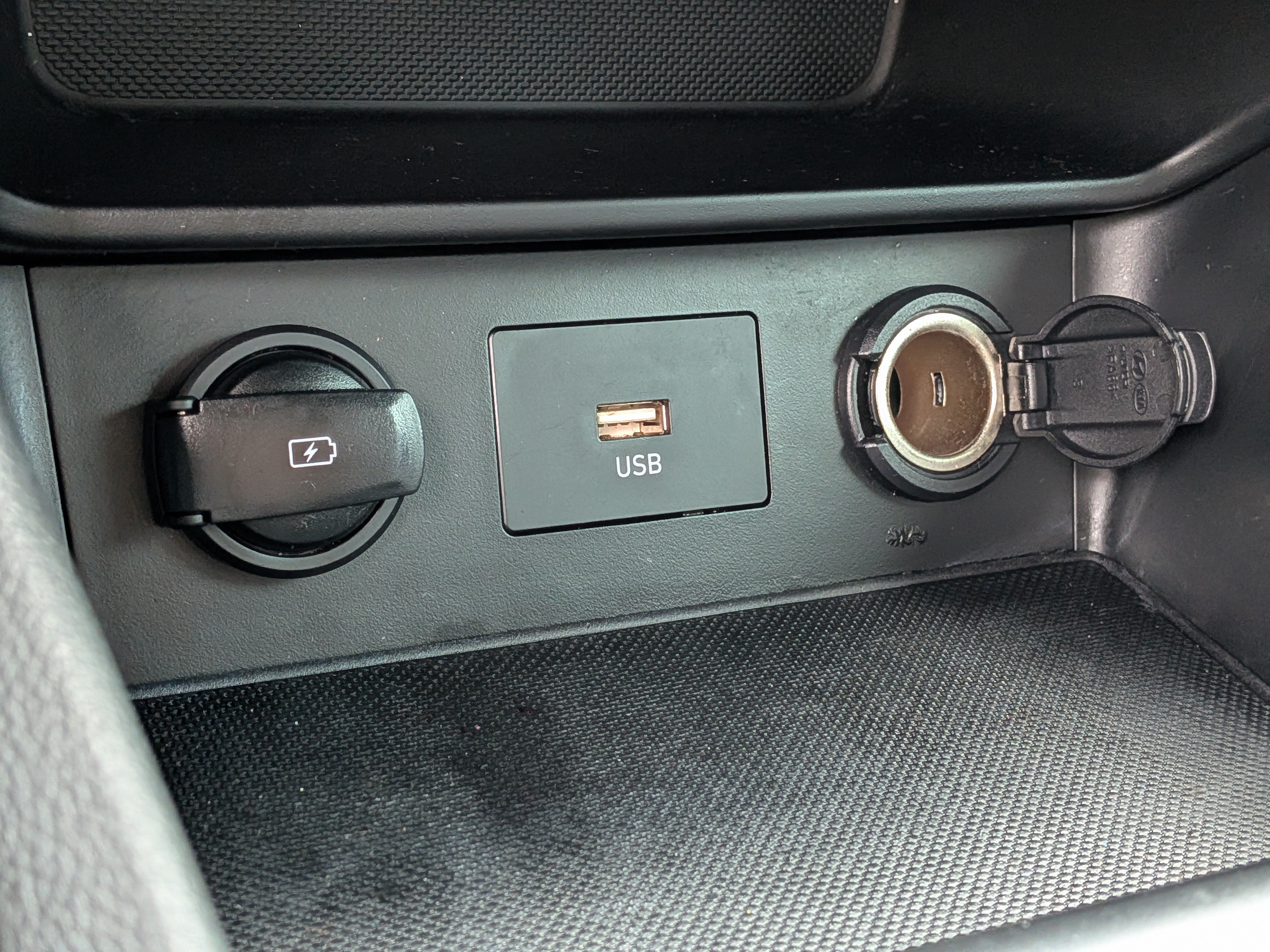 Used 2022 Hyundai Kona SEL FWD image 29