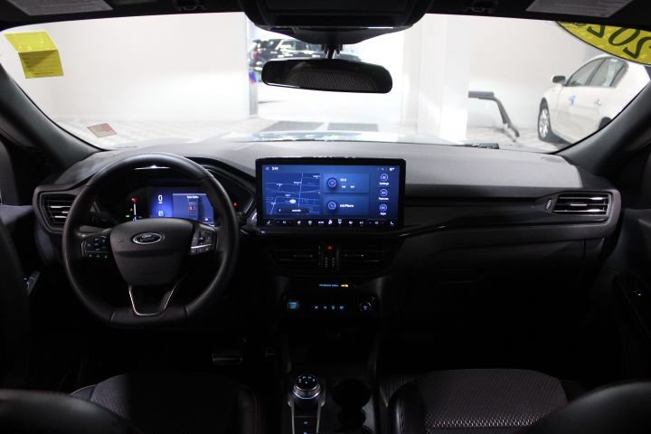Used 2024 Ford Escape ST-Line w/ Tech Pack #1 AWD/4WD image 2
