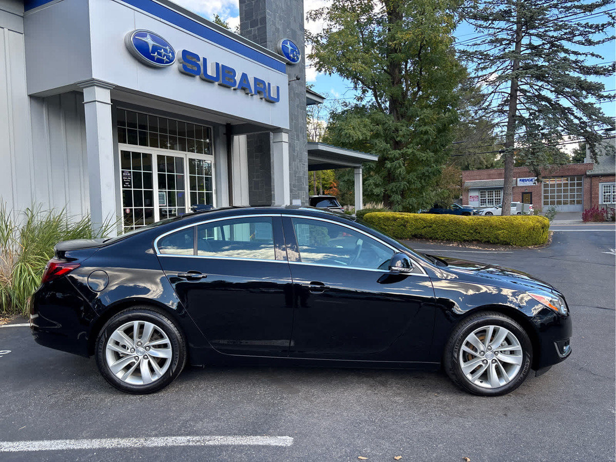 Used 2016 Buick Regal Premium AWD/4WD image 2