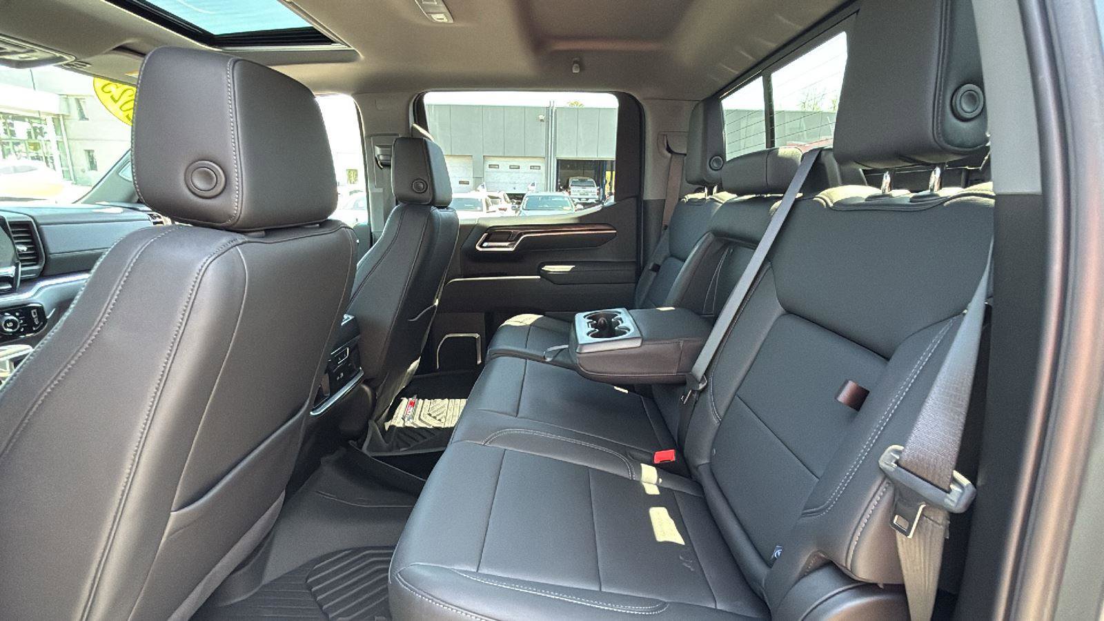 Used 2025 Chevrolet Silverado 1500 LTZ w/ LTZ Premium Package AWD/4WD image 30