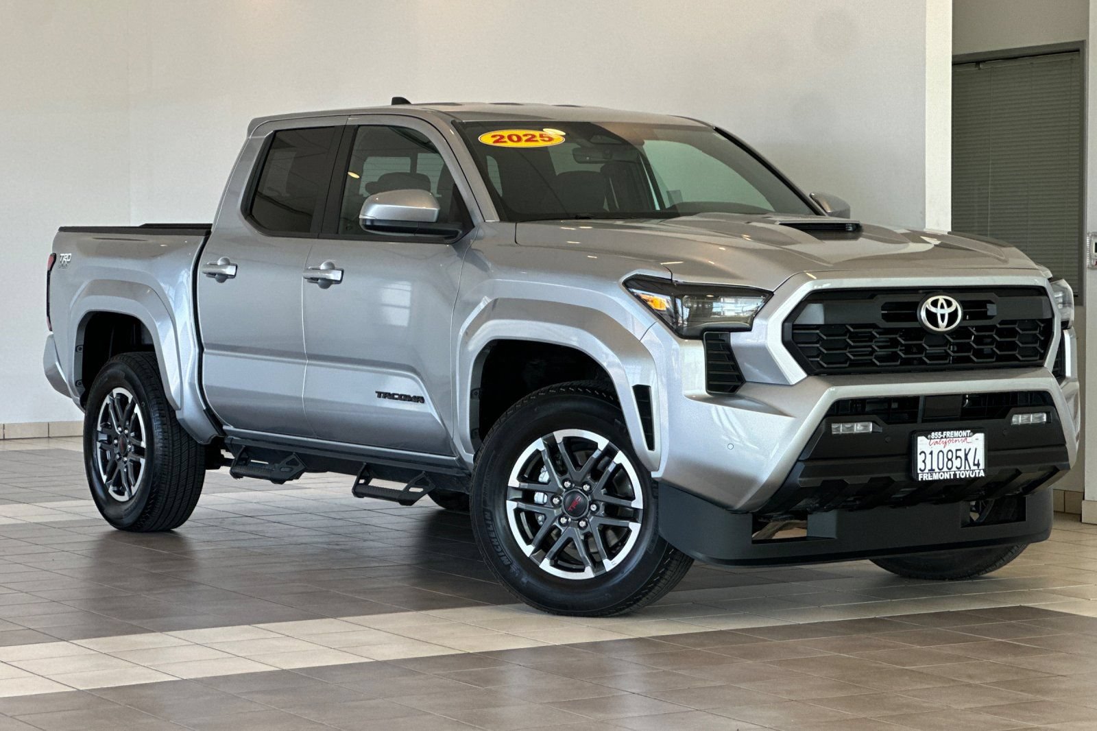 Certified 2025 Toyota Tacoma TRD Sport w/ TRD Sport Upgrade Package AWD/4WD image 2