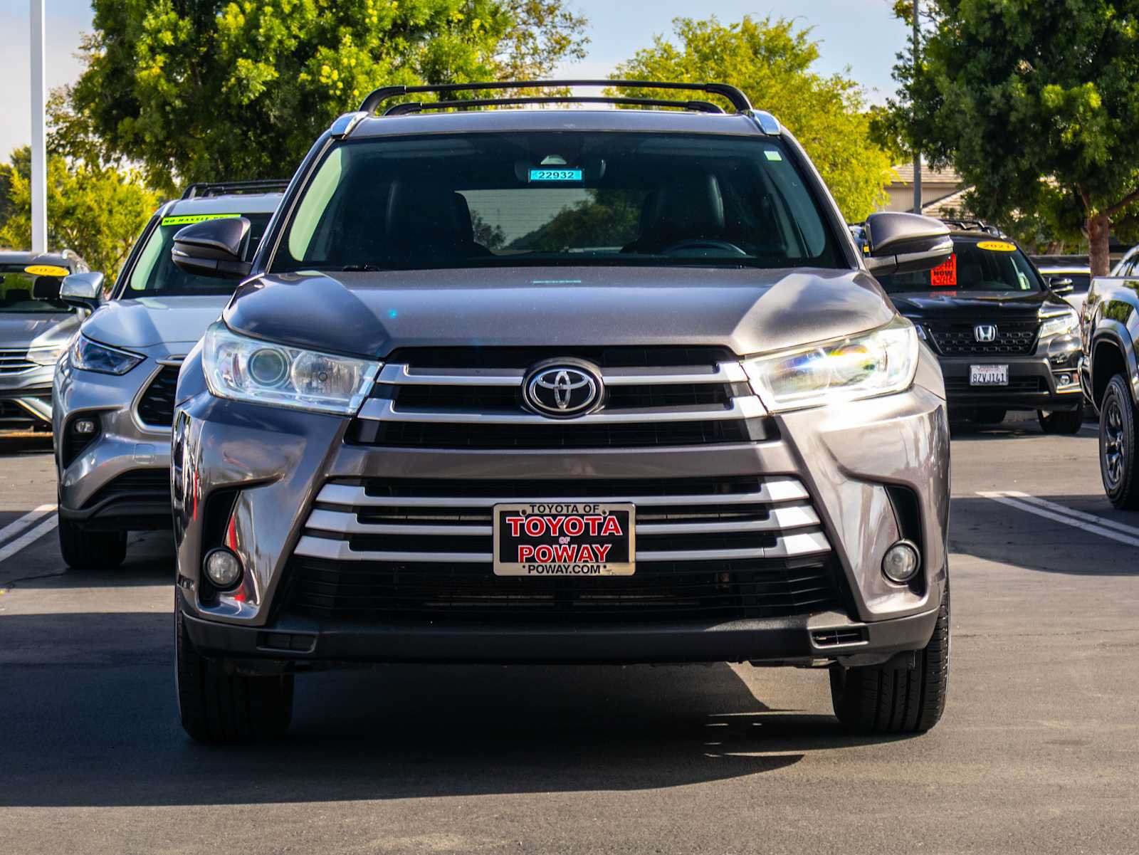 Certified 2019 Toyota Highlander XLE FWD image 2