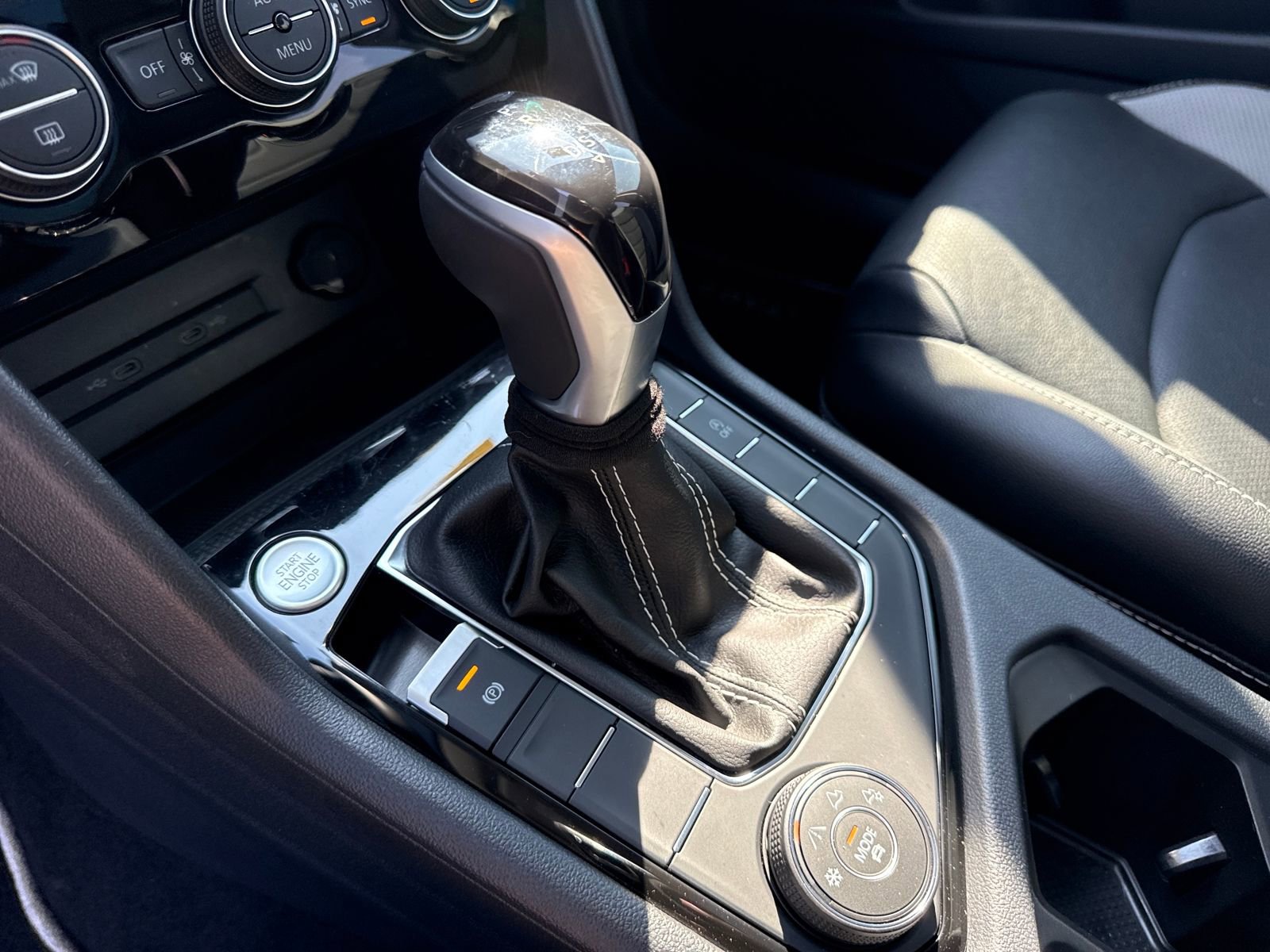 Certified 2023 Volkswagen Taos SEL image 25