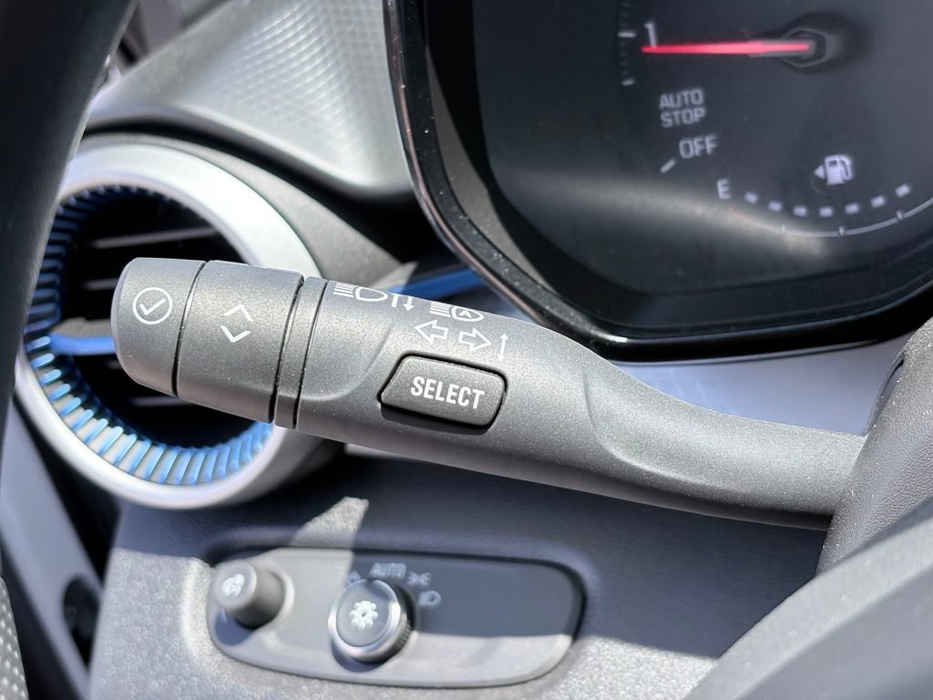 Used 2025 Chevrolet Trax LS FWD image 15