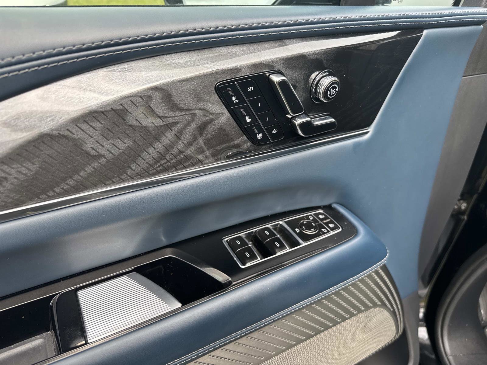 Certified 2025 Cadillac Escalade IQ Luxury 2 w/ LPO, Premium Carpet Package AWD/4WD image 18