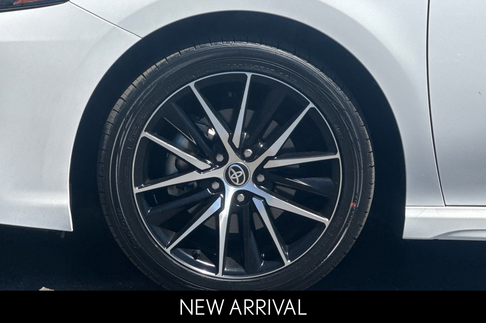 Used 2024 Toyota Camry SE w/ Convenience Package image 29