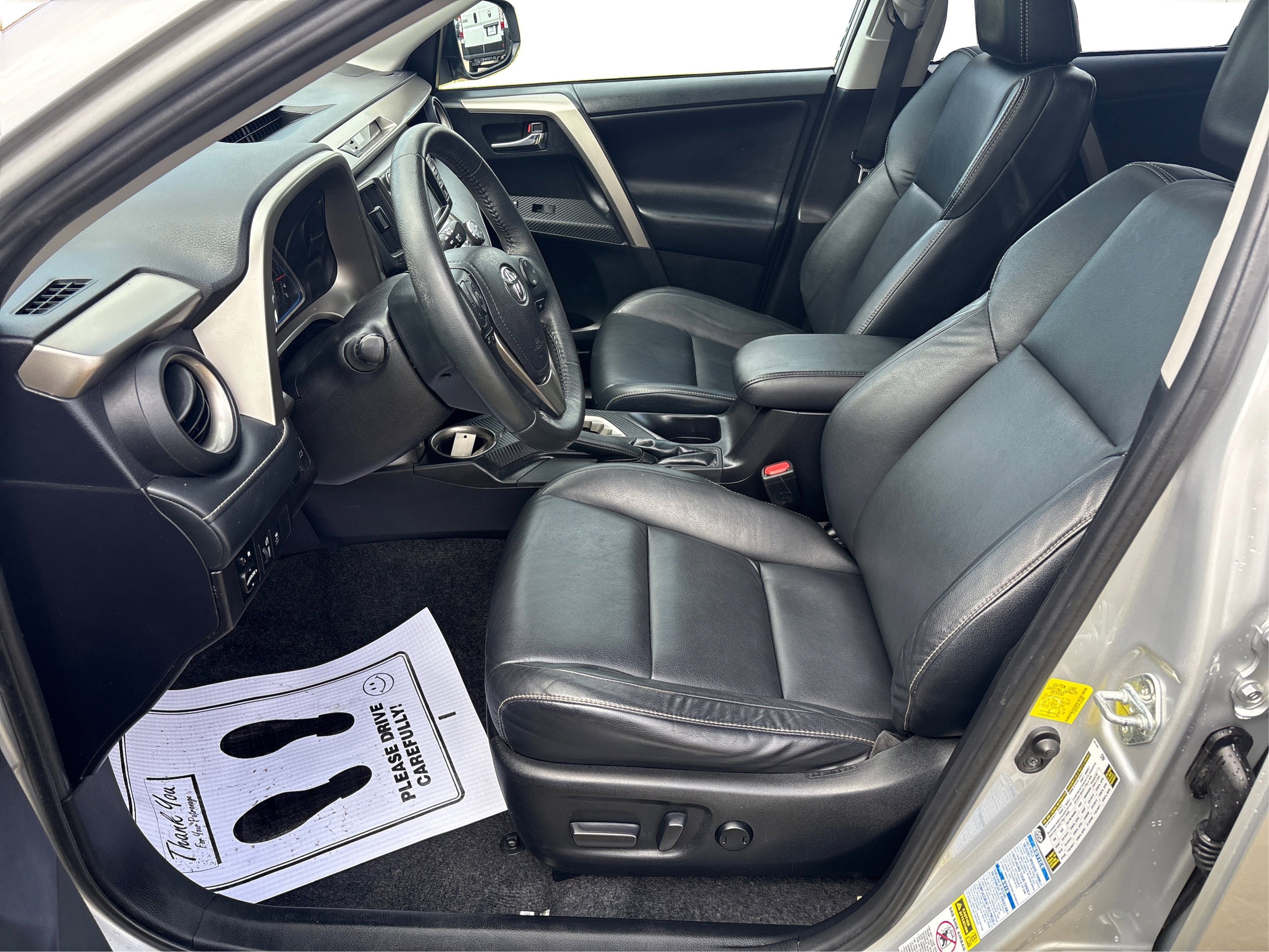 Used 2015 Toyota RAV4 Limited image 9