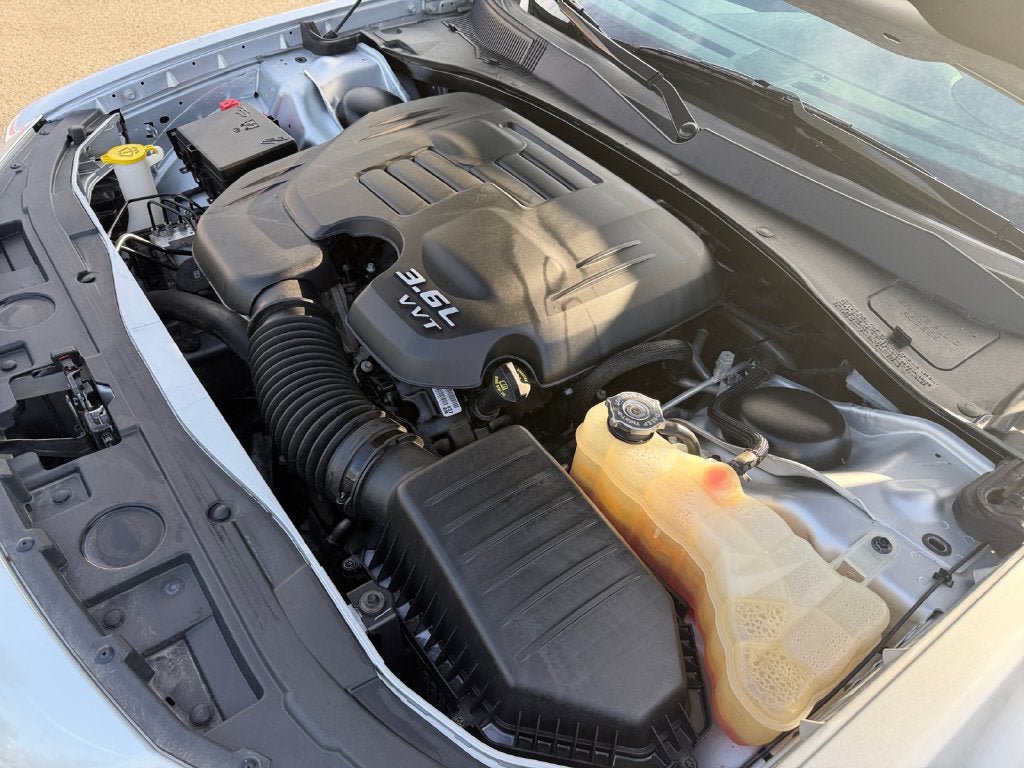 Used 2020 Chrysler 300 Limited RWD image 31