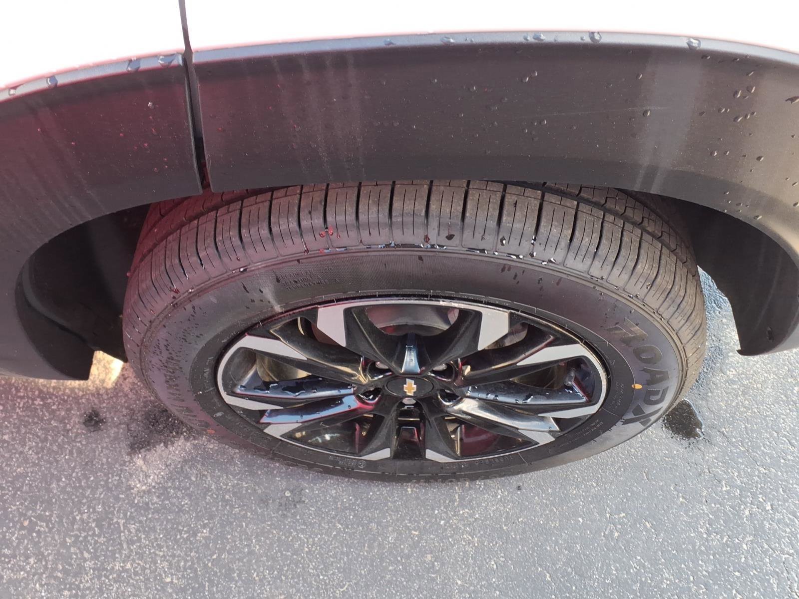 Used 2023 Chevrolet TrailBlazer LT w/ Convenience Package FWD image 6