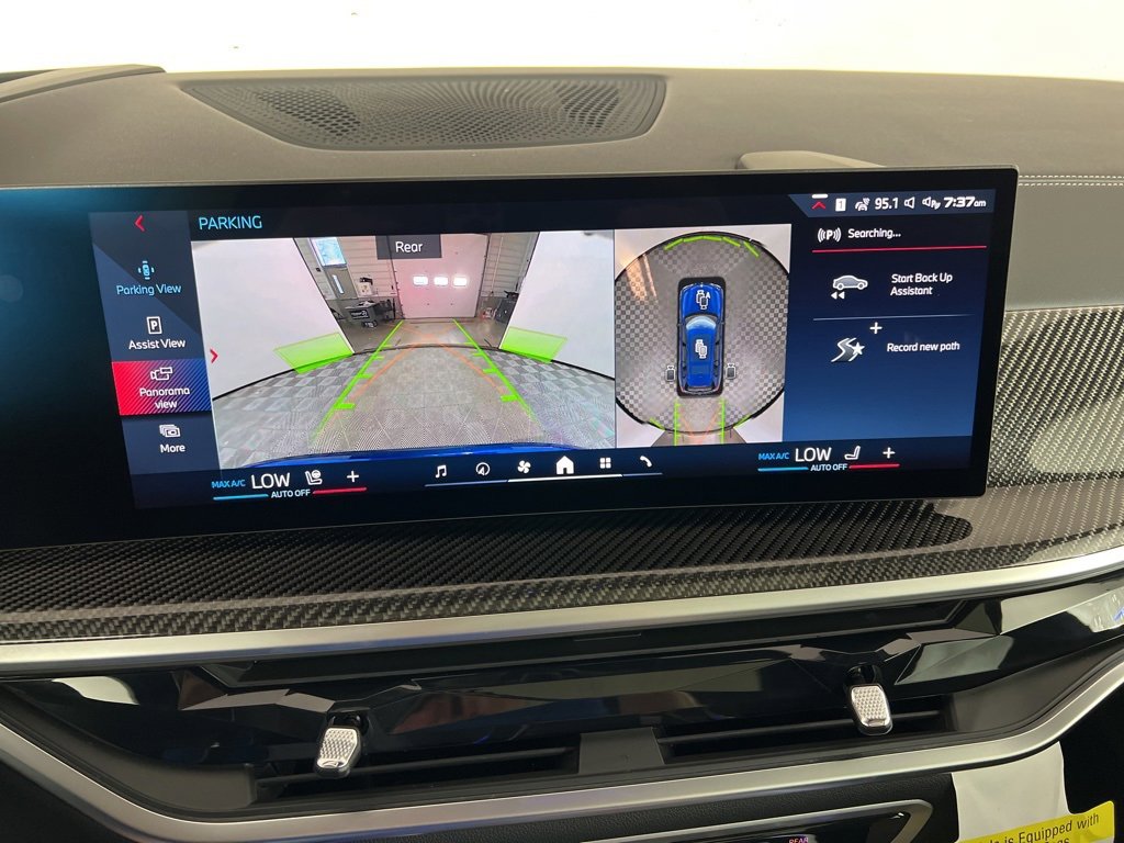 Used 2025 BMW X7 M60i w/ Climate Comfort Package image 9