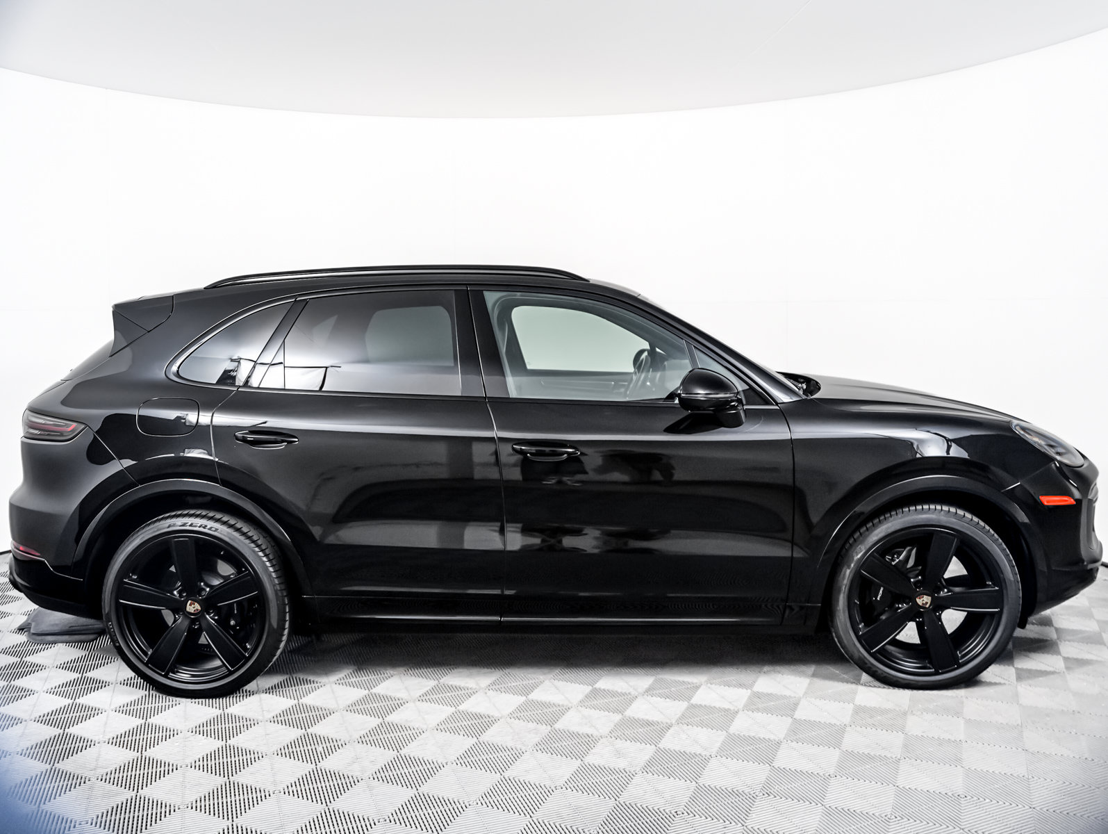 Certified 2023 Porsche Cayenne Turbo AWD/4WD image 9