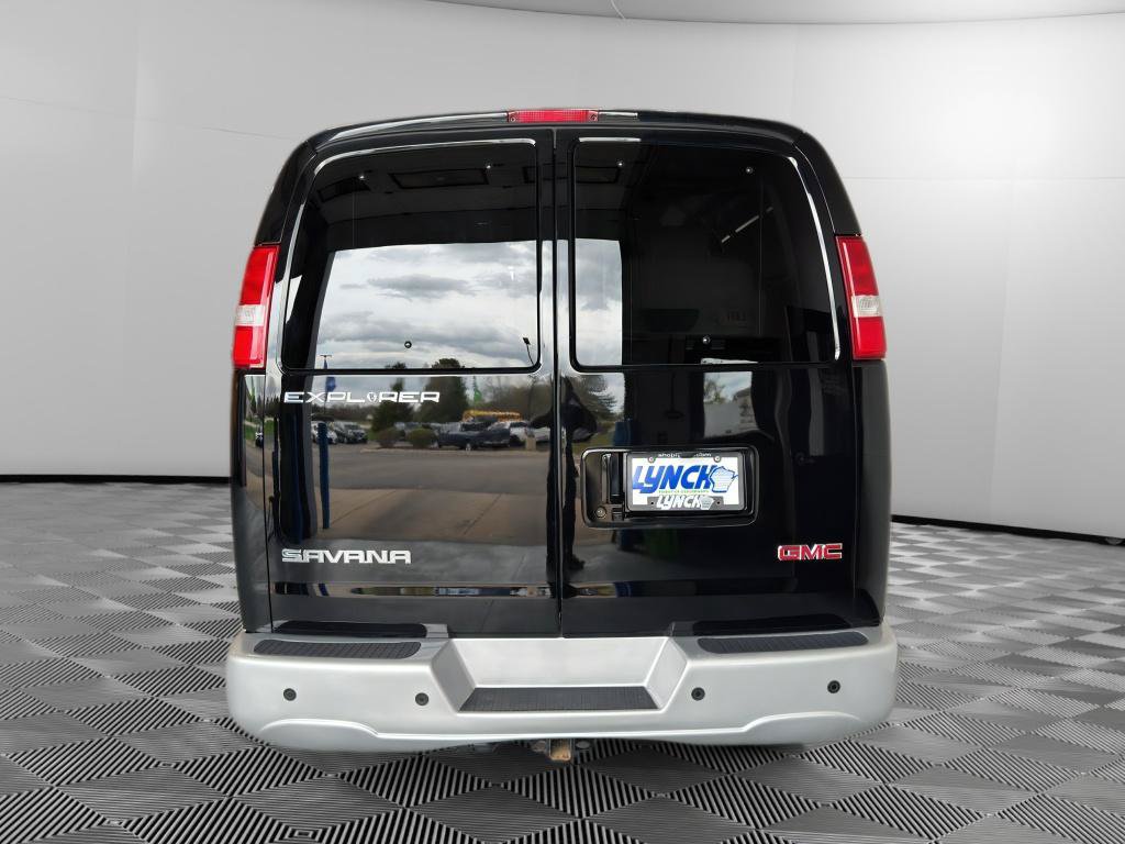 Used 2023 GMC Savana 2500 RWD image 4