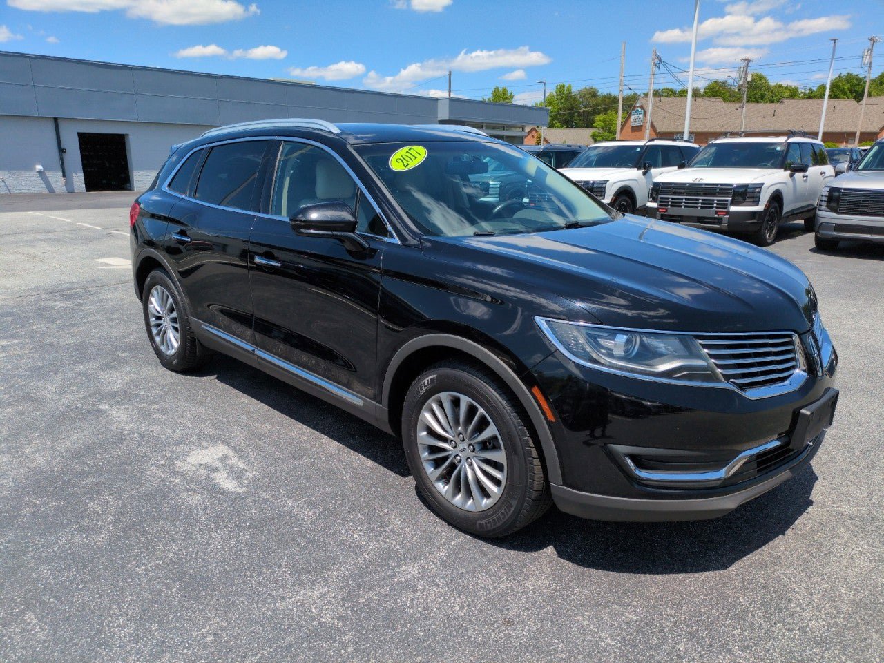 Used 2017 Lincoln MKX Select w/ Select Plus Package FWD image 1