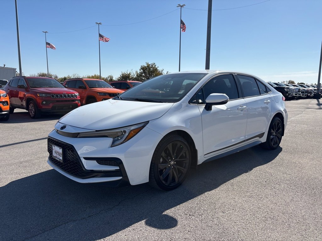 Used 2025 Toyota Corolla SE image 8