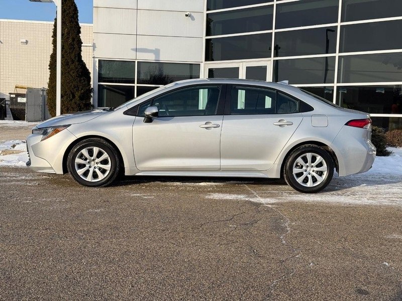 Used 2024 Toyota Corolla LE image 6
