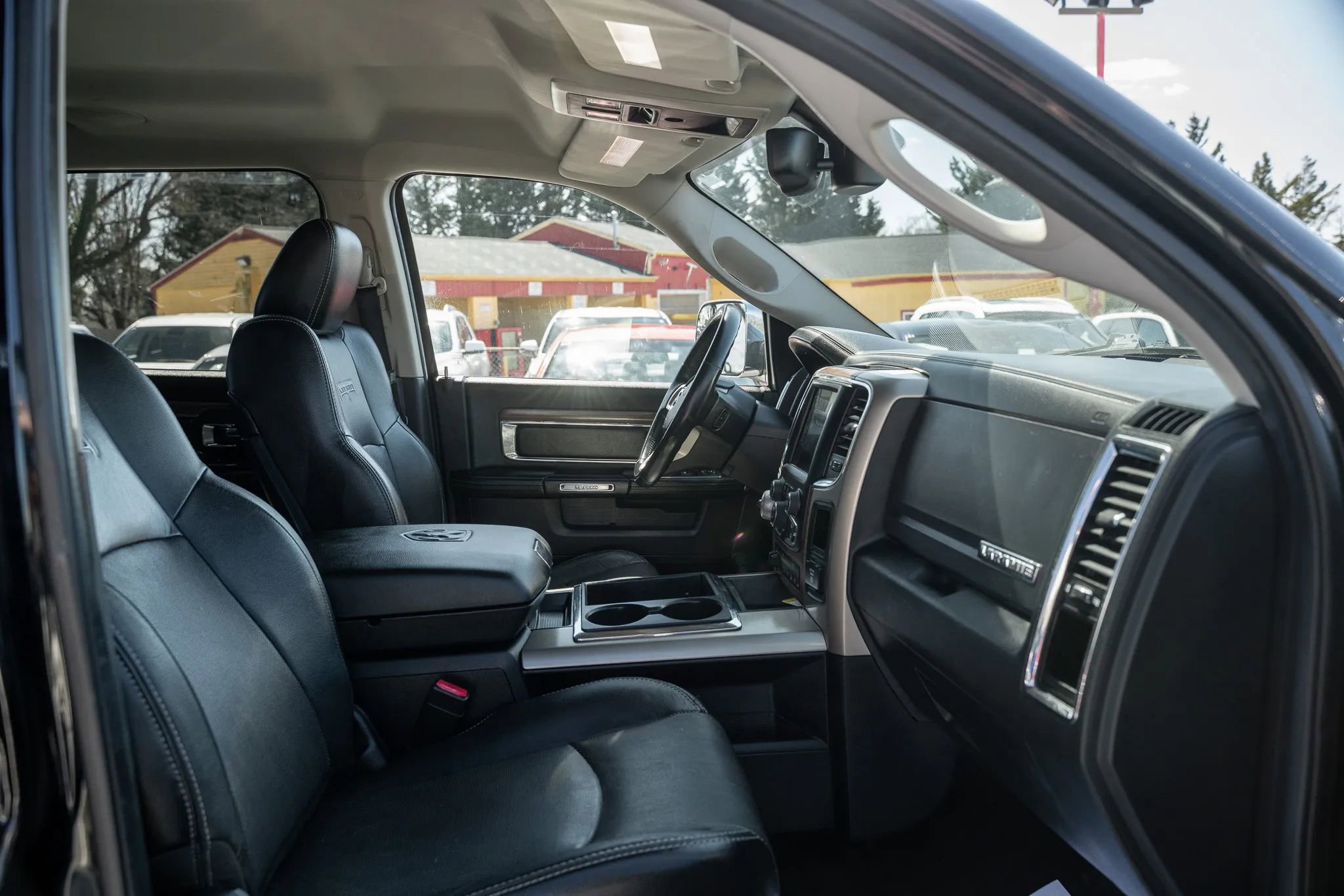 Used 2013 RAM 1500 Laramie w/ Convenience Group image 13