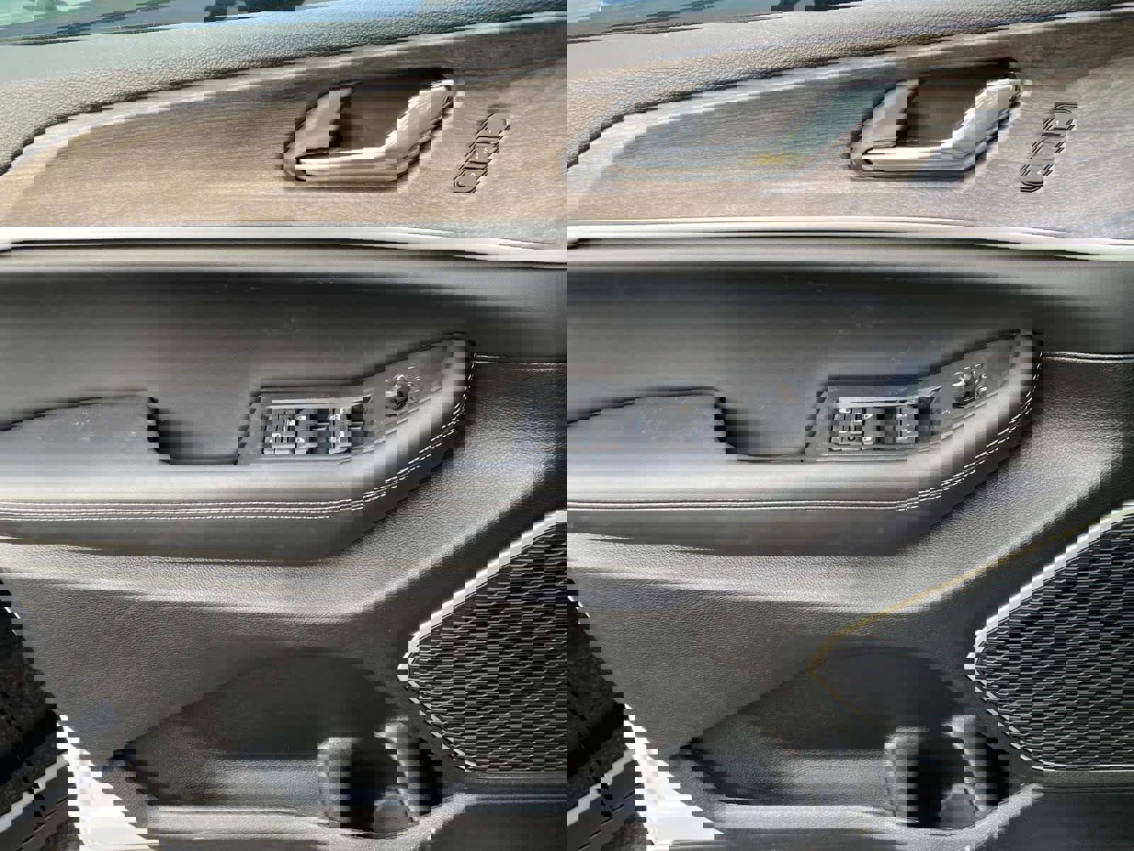 New 2026 Jeep Grand Cherokee Limited w/ Limited Altitude Package image 16