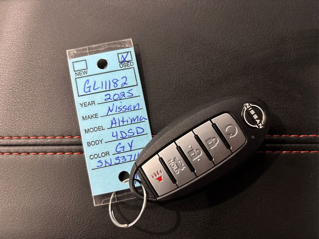 Used 2025 Nissan Altima 2.5 SR image 35