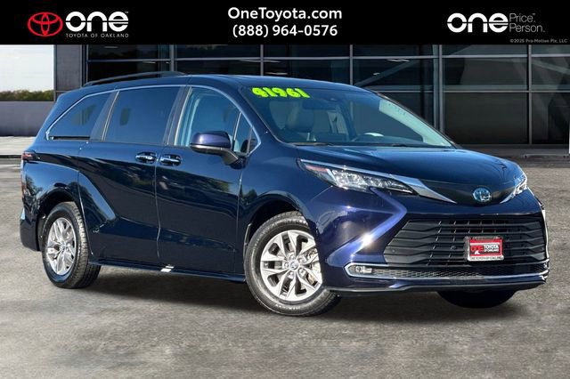 Used 2023 Toyota Sienna XLE