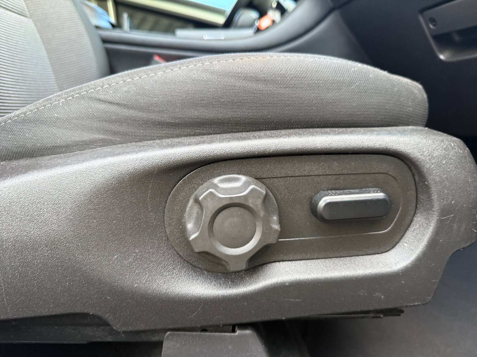 Used 2014 Ford Taurus SEL w/ Equipment Group 201A image 33