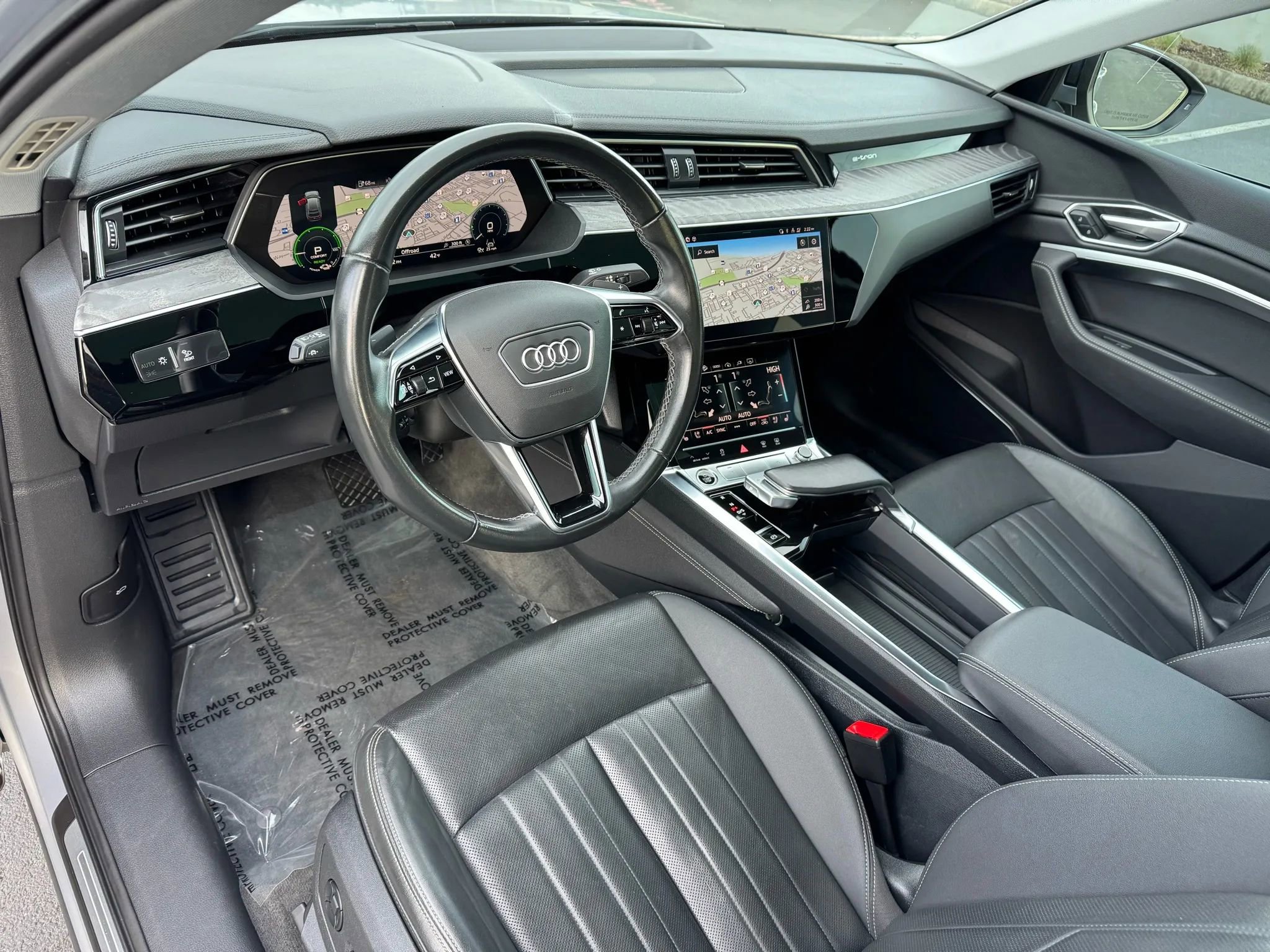 Used 2022 Audi e-tron Premium Plus w/ Premium Plus Package image 22