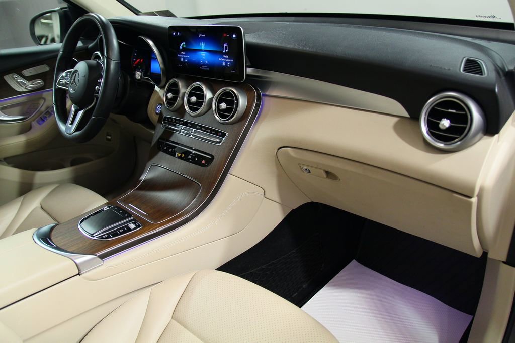 Used 2020 Mercedes-Benz GLC 300 4MATIC image 18