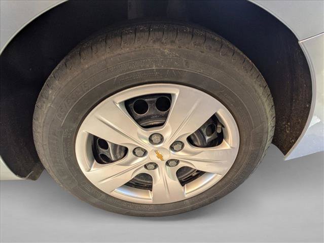 Used 2017 Chevrolet Cruze LS FWD image 7
