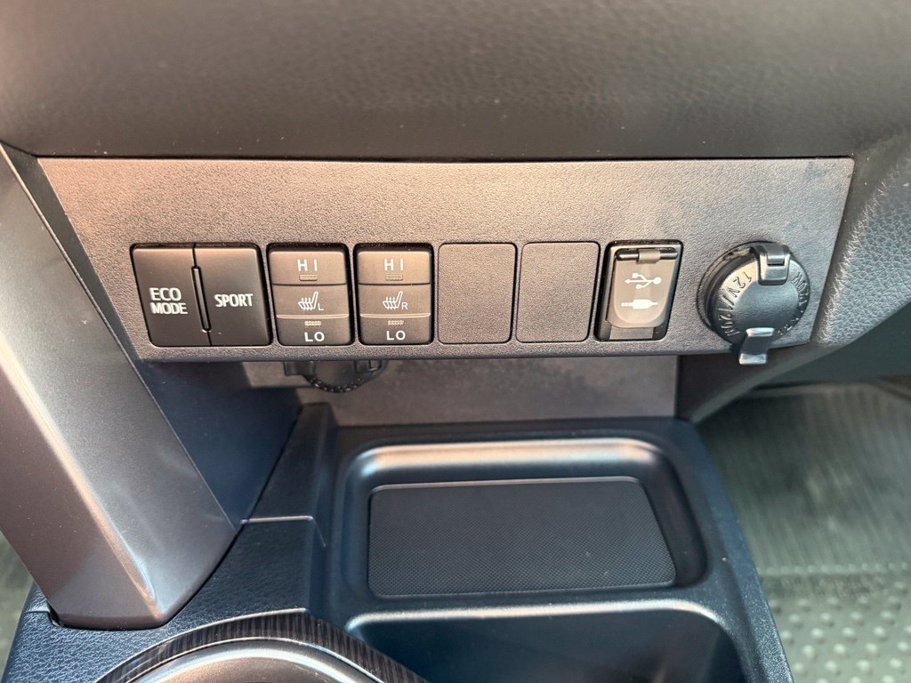 Used 2017 Toyota RAV4 SE AWD/4WD image 14