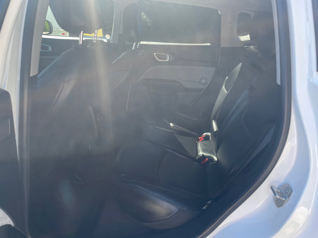 Used 2022 Jeep Compass Latitude w/ Sun and Sound Group AWD/4WD image 21