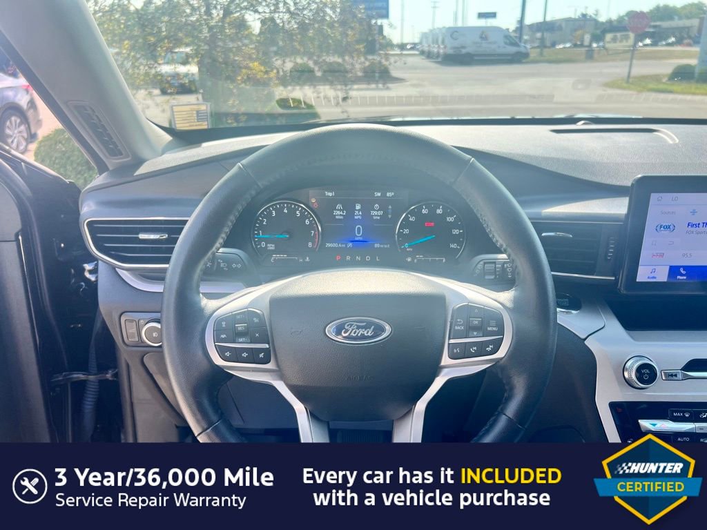 Used 2023 Ford Explorer XLT w/ Equipment Group 202A image 4