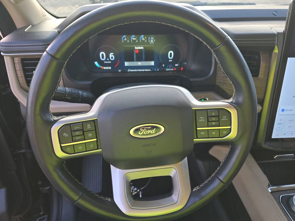 Used 2023 Ford Expedition Limited image 17
