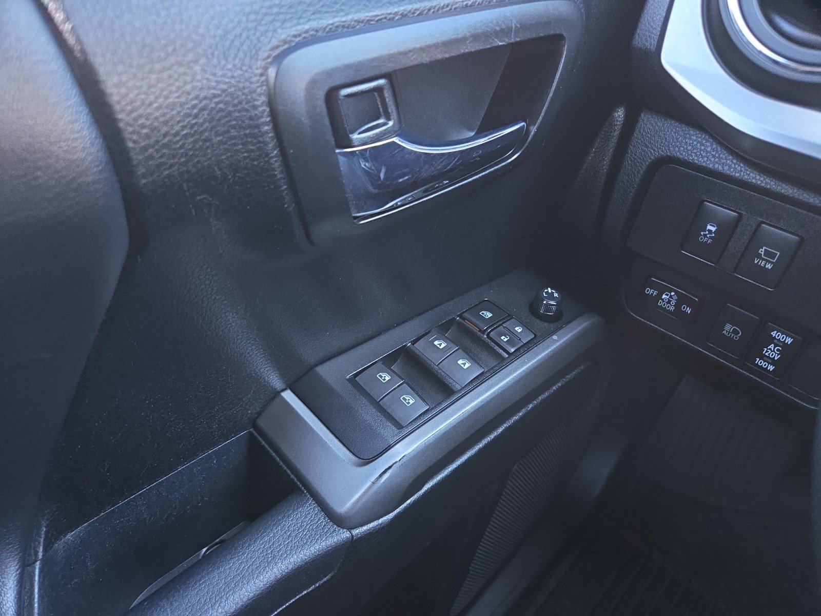 Used 2021 Toyota Tacoma Limited w/ Nightshade Package AWD/4WD image 17